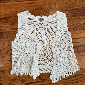 Crotchet Cream Cropped Sleeveless Top